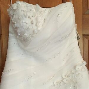 David's Bridal Soft White Floral Tiered Wedding Dress Size 18